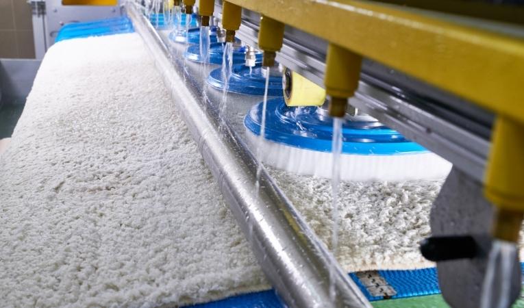 Bayraklı Halı Yıkama